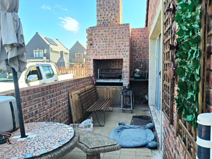 5 Bedroom Property for Sale in Noorsekloof Eastern Cape